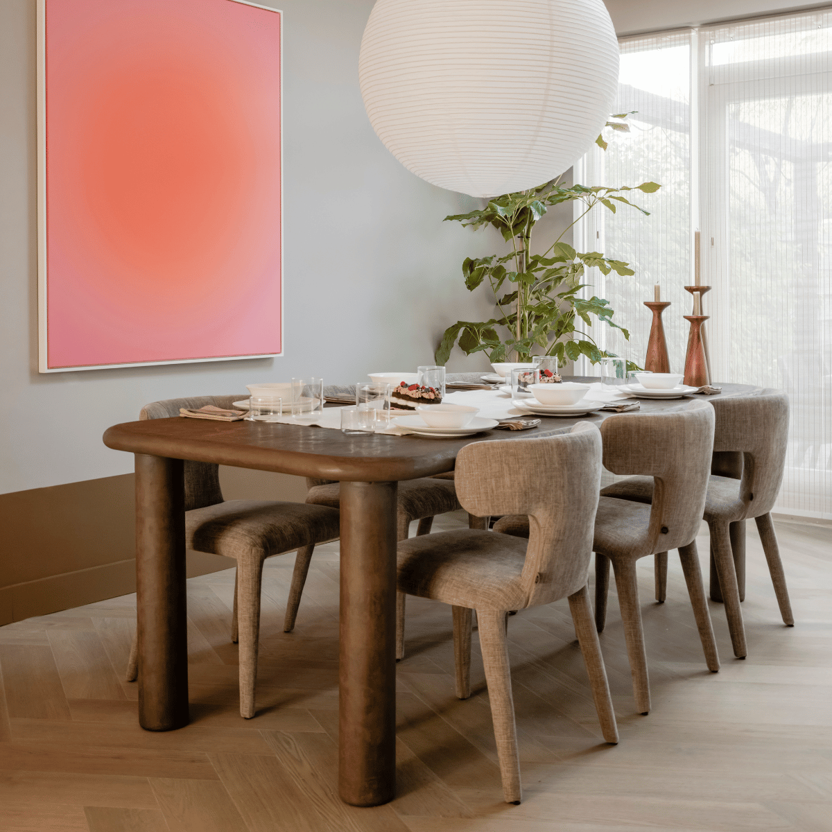 Wil je net als Marianne een licht zandpaleis creëren? Ga voor ronde vormen, zachte materialen en shop items in dezelfde stijl.